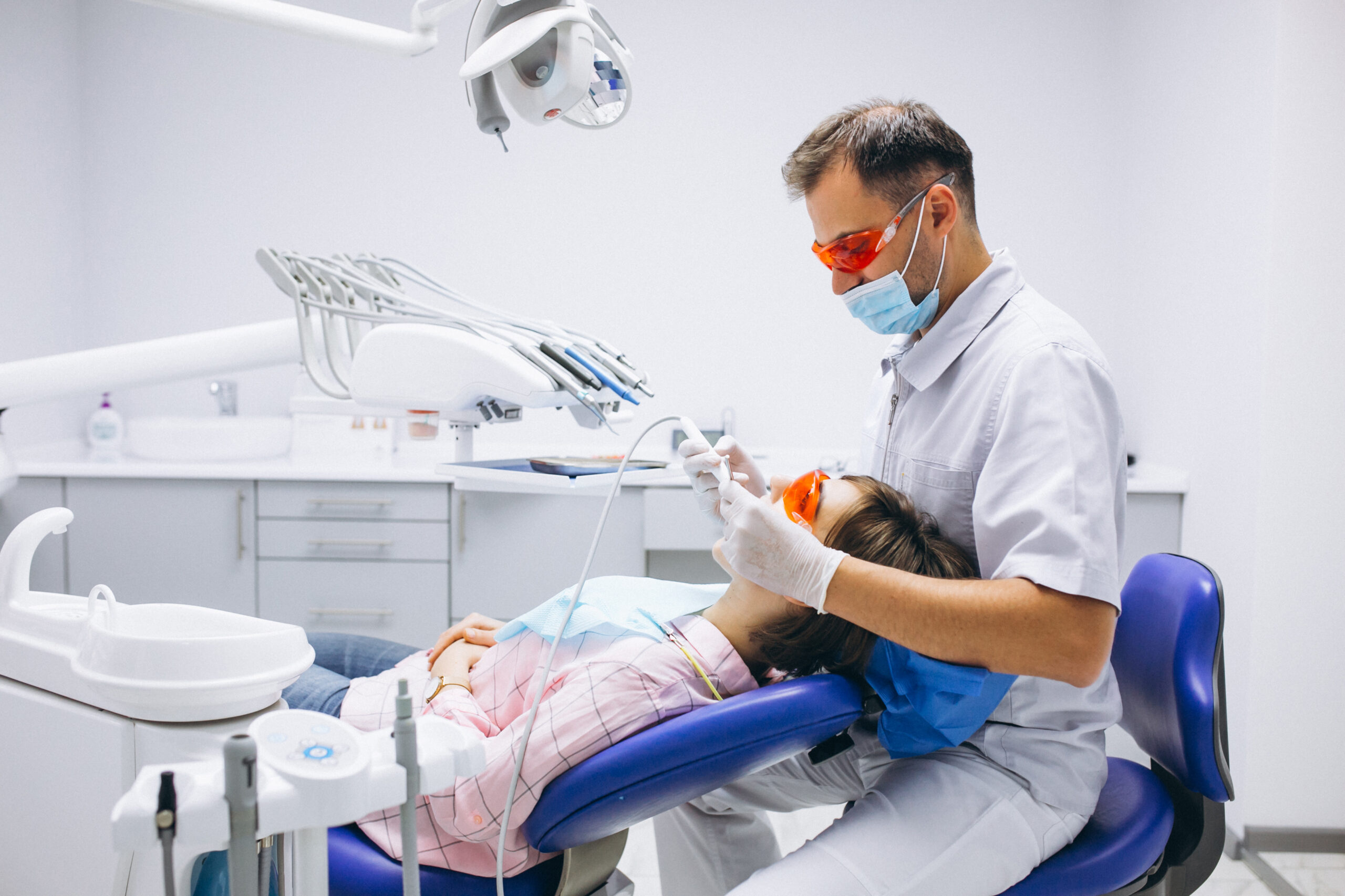 Insight into the rising trend of dental implant tourism, showcasing the growing preference for combining health care needs with vacation experiences, highlighting affordable, high-quality dental services and cultural exploration opportunities."
